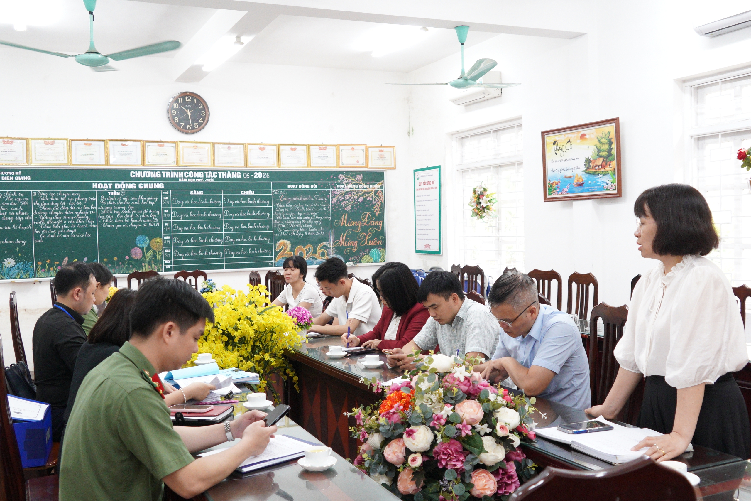 Đoàn liên ngành phường Chương Mỹ kiểm tra an toàn thực phẩm tại trường Tiểu học Phụng Châu và Tiểu học Biên Giang- Ảnh 16.