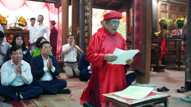 Lãnh đạo xã Hoài Đức dâng lễ tại các lễ hội truyền thống của quê hương- Ảnh 1.