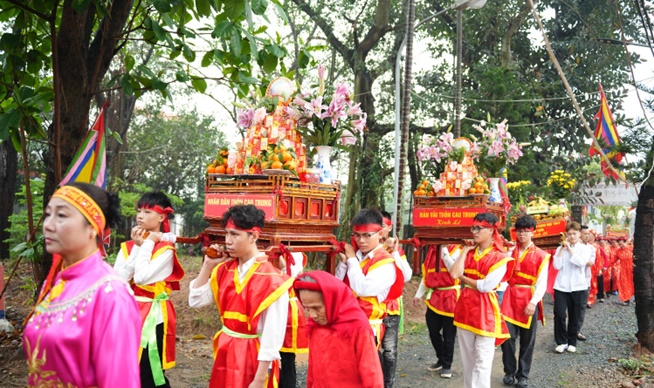 Lãnh đạo xã Hoài Đức dâng lễ tại các lễ hội truyền thống của quê hương- Ảnh 4.