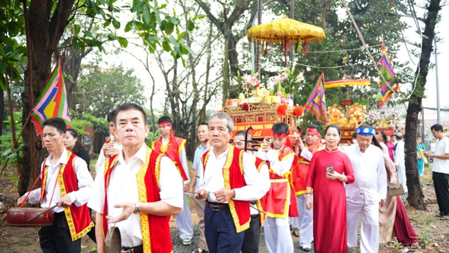 Lãnh đạo xã Hoài Đức dâng lễ tại các lễ hội truyền thống của quê hương- Ảnh 5.