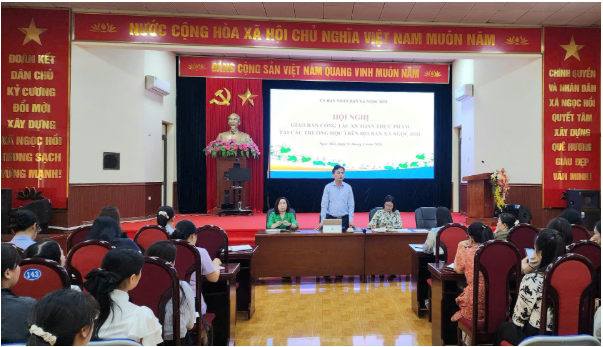 UBND xã Ngọc Hồi tổ chức hội nghị: Siết chặt chuỗi cung ứng thực phẩm học đường từ trách nhiệm đến hành động- Ảnh 3.