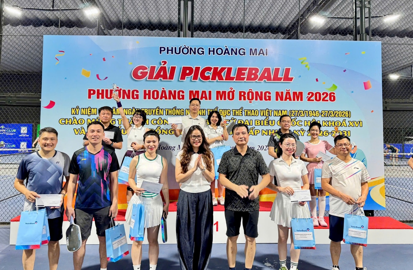 CÔ HIỆU TRƯỞNG PHAN THỊ TÚ MAI- TÍCH CỰC THAM GIA GIẢI ĐẤU PICKLEBALL TẠI PHƯỜNG HOÀNG MAI.- Ảnh 2.