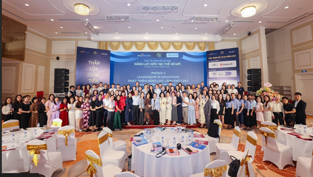 HỘI THẢO "THẮP LỬA CÙNG TIẾN LÊN 2026" Đến để trái tim giáo dục được thắp sáng - Về để bắt đầu hành trình kiến tạo- Ảnh 1.