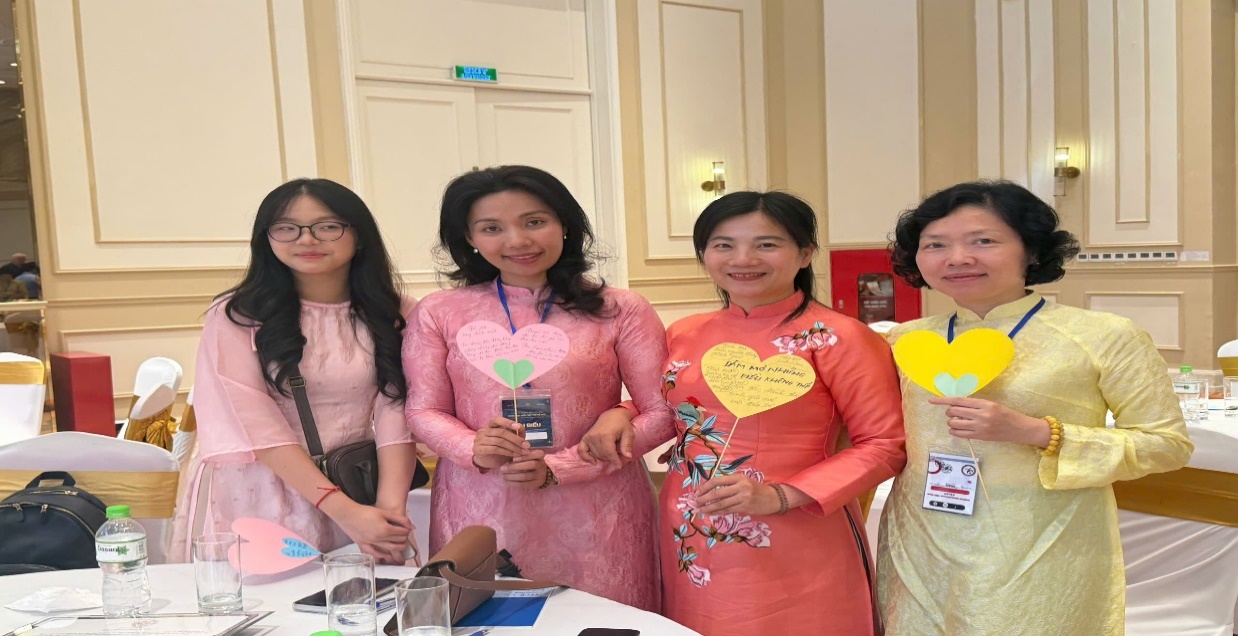 HỘI THẢO "THẮP LỬA CÙNG TIẾN LÊN 2026" Đến để trái tim giáo dục được thắp sáng - Về để bắt đầu hành trình kiến tạo- Ảnh 4.