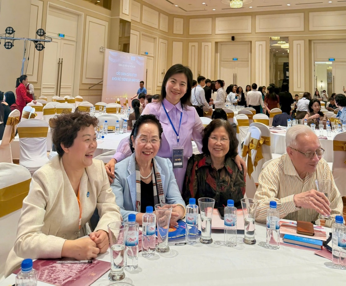 HỘI THẢO "THẮP LỬA CÙNG TIẾN LÊN 2026" Đến để trái tim giáo dục được thắp sáng - Về để bắt đầu hành trình kiến tạo- Ảnh 6.