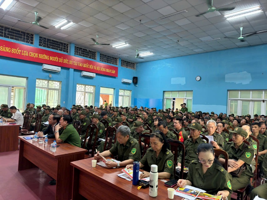 Phường Yên Hòa tổ chức tập huấn nghiệp vụ phòng cháy, chữa cháy và cứu nạn, cứu hộ cho lực lượng An ninh, trật tự cơ sở- Ảnh 1.