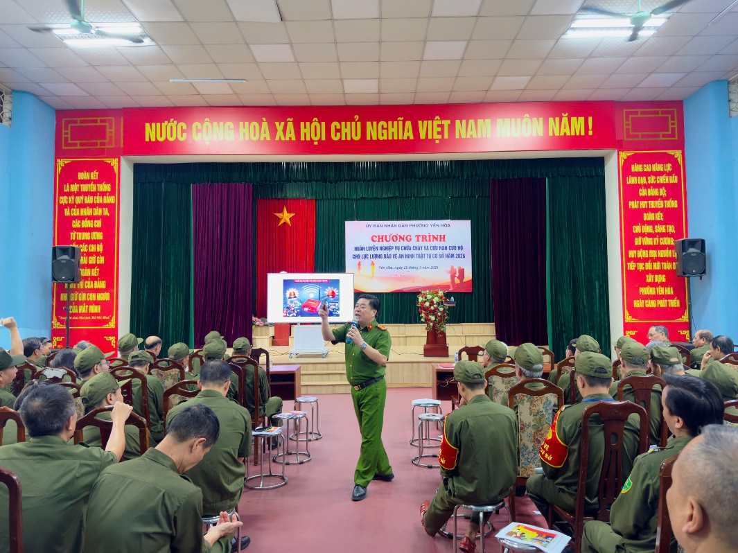 Phường Yên Hòa tổ chức tập huấn nghiệp vụ phòng cháy, chữa cháy và cứu nạn, cứu hộ cho lực lượng An ninh, trật tự cơ sở- Ảnh 3.