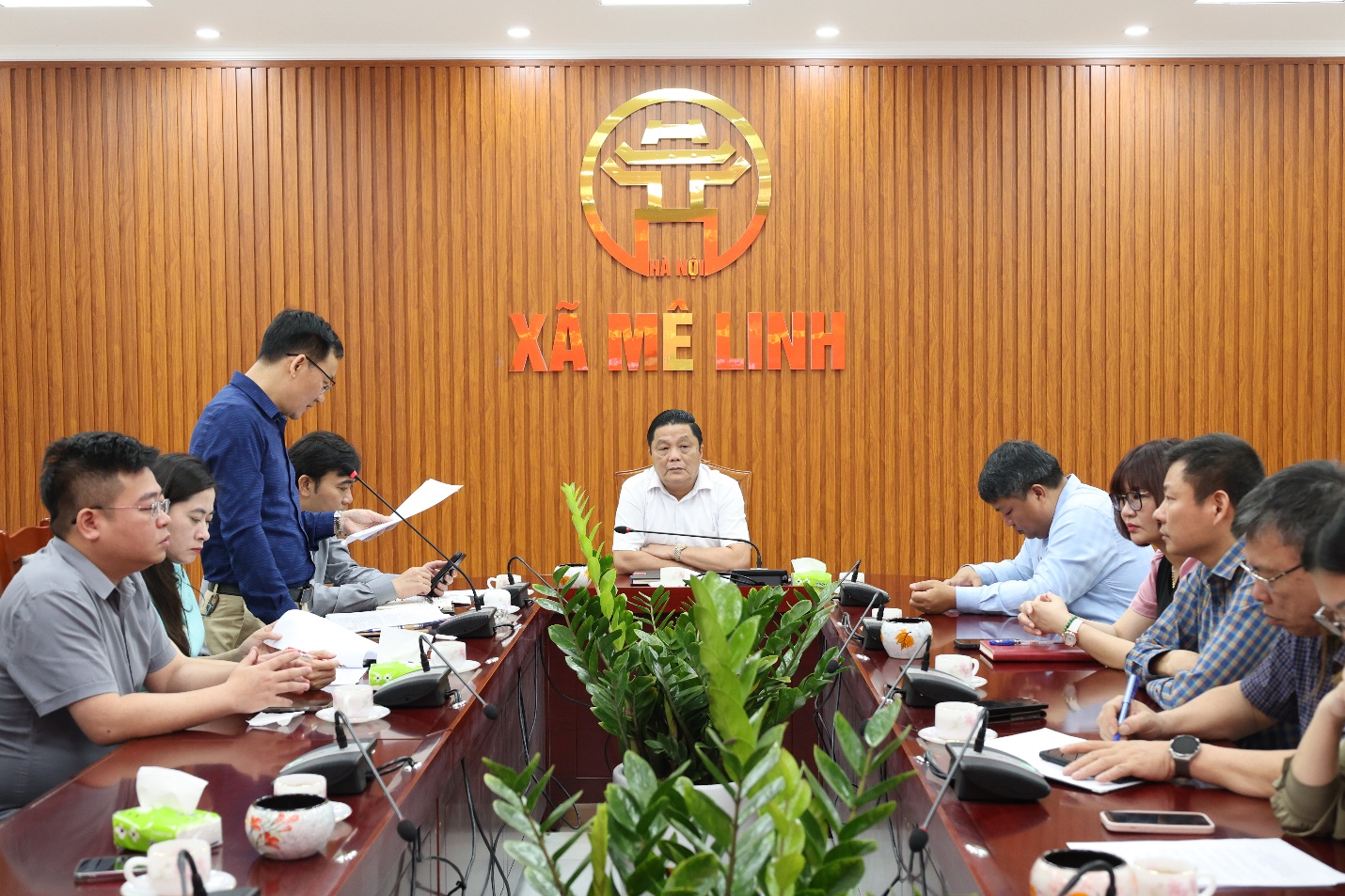 UBND xã Mê Linh tổ chức Hội nghị trao quyết định công tác cán bộ- Ảnh 1.