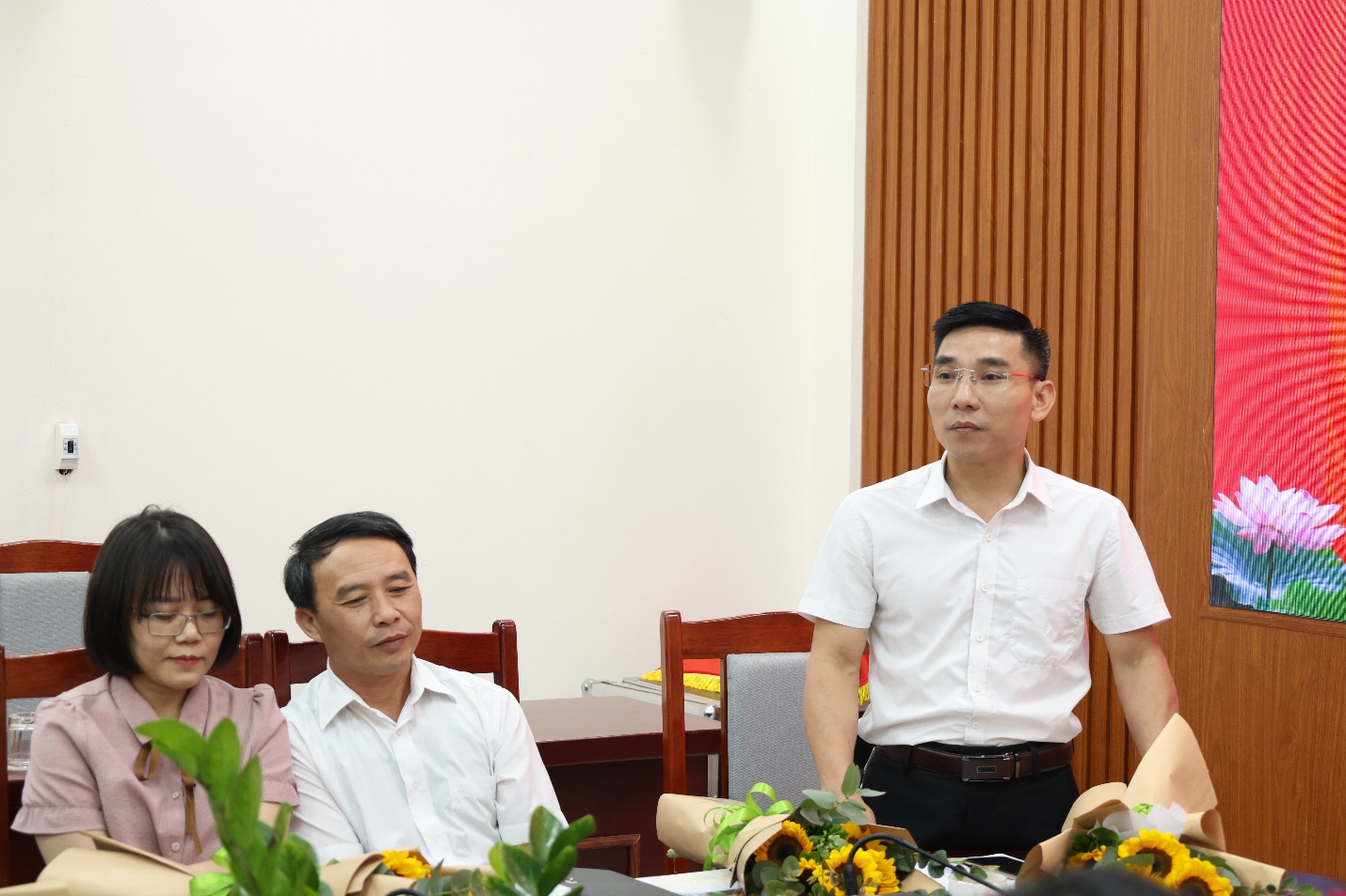 UBND xã Mê Linh tổ chức Hội nghị trao quyết định công tác cán bộ- Ảnh 5.