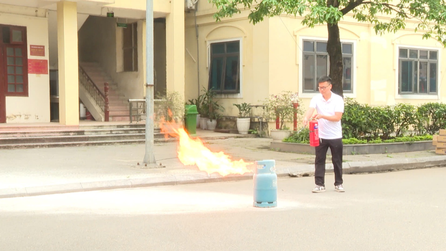 Hoài Đức: Tập huấn kỹ năng phòng cháy, chữa cháy cho cán bộ, công chức, viên chức, người lao động năm 2026- Ảnh 6.