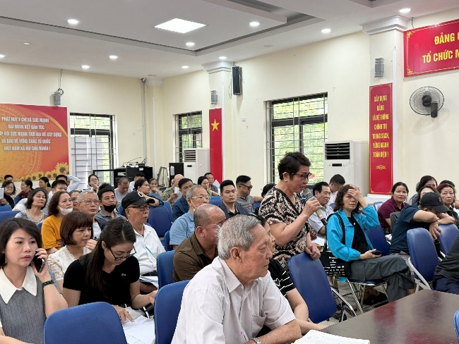 Phường Khương Đình tổ chức Hội nghị đối thoại về dự thảo phương án bồi thường, hỗ trợ, tái định cư dự án đường Vành đai 2,5- Ảnh 4.