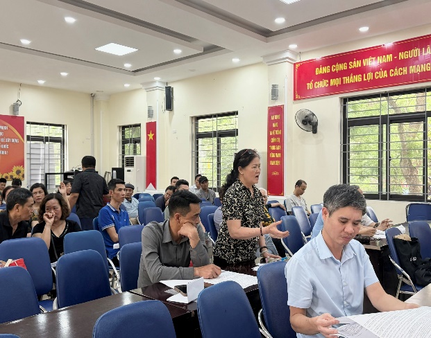 Phường Khương Đình tổ chức Hội nghị đối thoại về dự thảo phương án bồi thường, hỗ trợ, tái định cư dự án đường Vành đai 2,5- Ảnh 5.