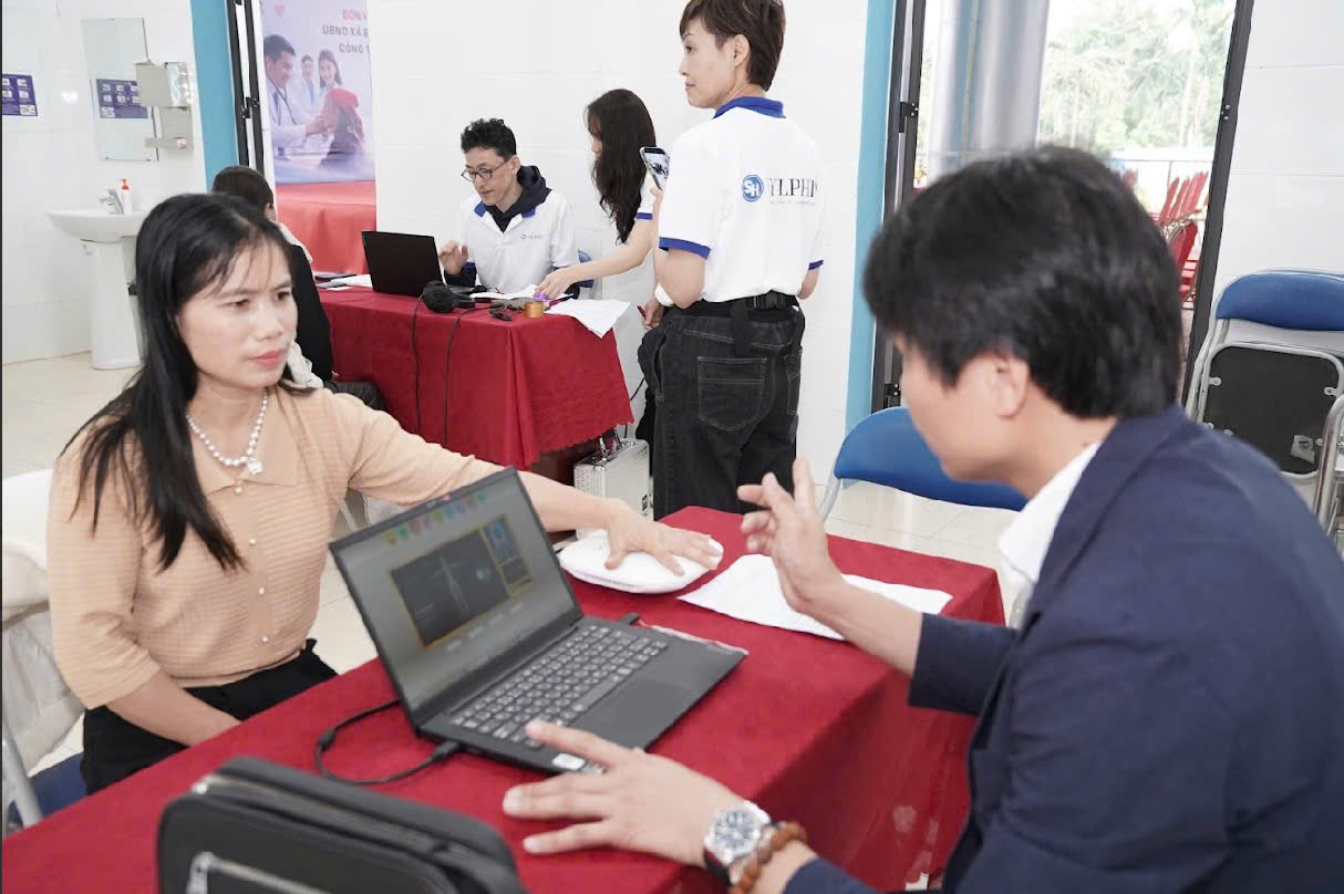 Tổ chức khám và tư vấn sức khỏe miễn phí ứng dụng công nghệ AI Nhật Bản cho người dân xã Ba Vì- Ảnh 2.