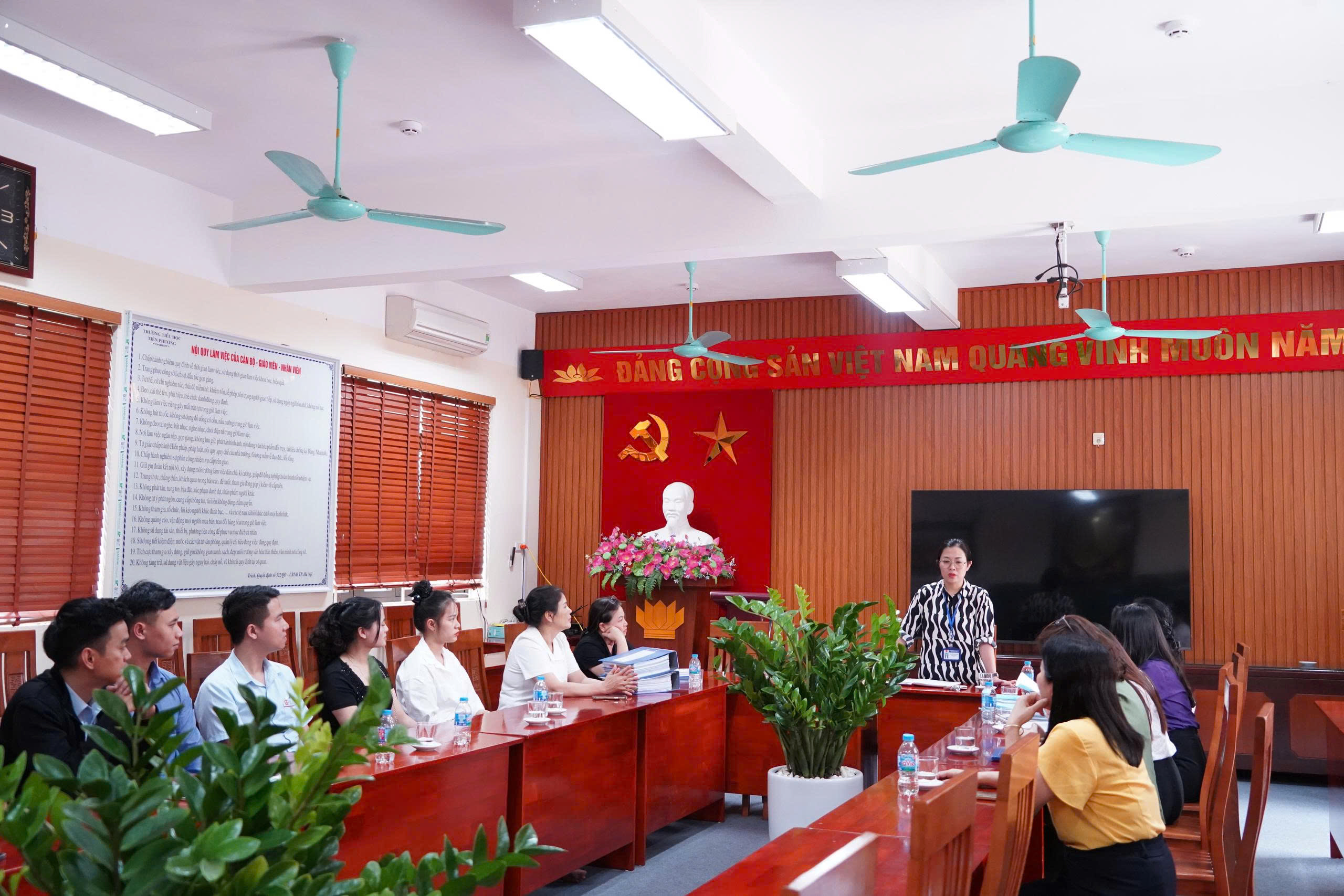 Đoàn liên ngành phường Chương Mỹ kiểm tra an toàn thực phẩm tại trường Tiểu học Tiên Phương và Tiểu học Ngọc Hòa- Ảnh 5.