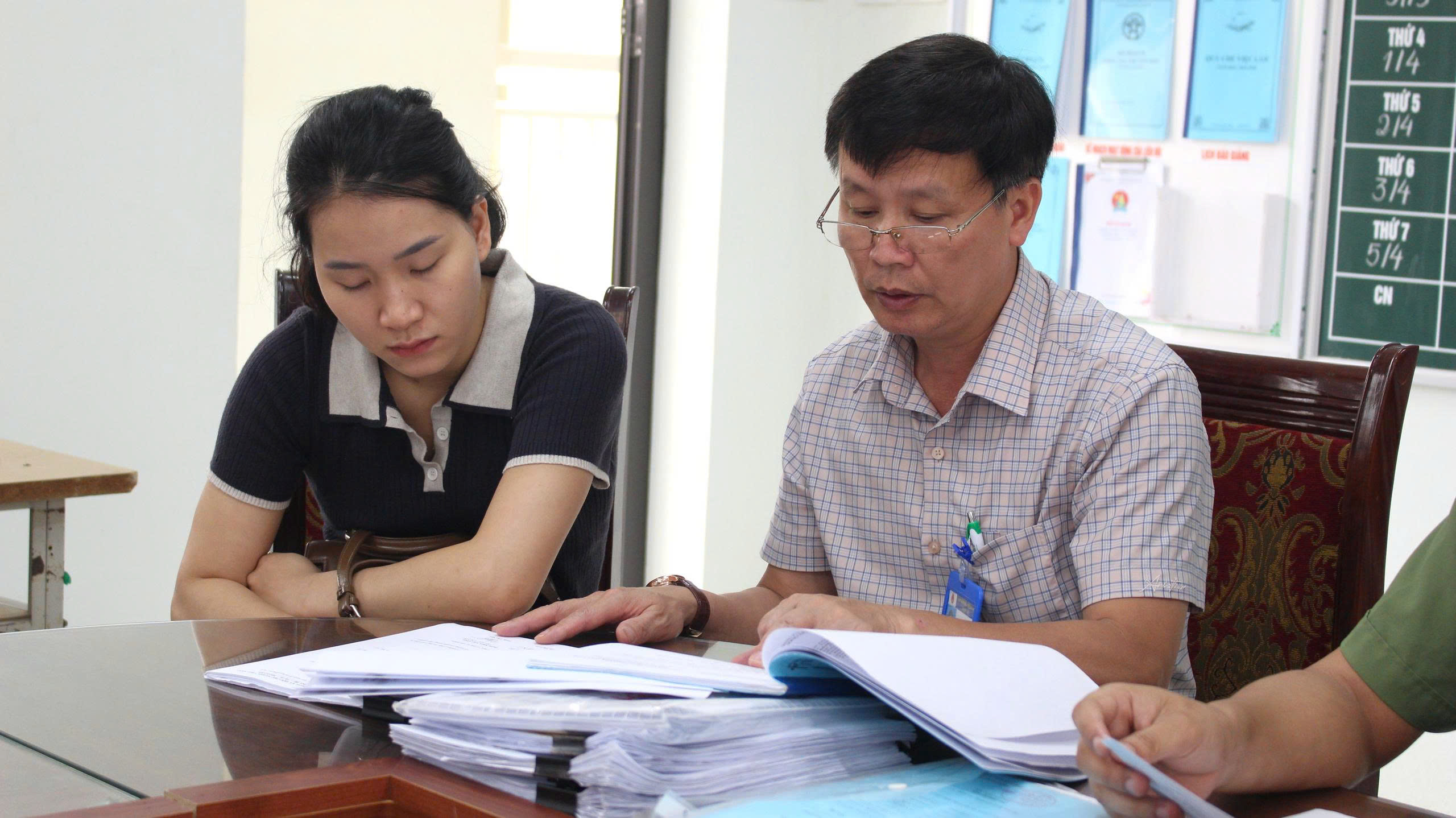 Đoàn liên ngành phường Chương Mỹ kiểm tra an toàn thực phẩm tại trường Tiểu học Thụy Hương và Tiểu học Chúc Sơn B- Ảnh 4.