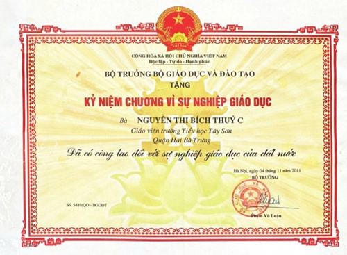 Nhà giáo Nguyễn Thị Bích Thủy – Người Hiệu trưởng tận tâm, người truyền cảm hứng cho ngôi trường mang tên Ngô Thì Nhậm.- Ảnh 7.