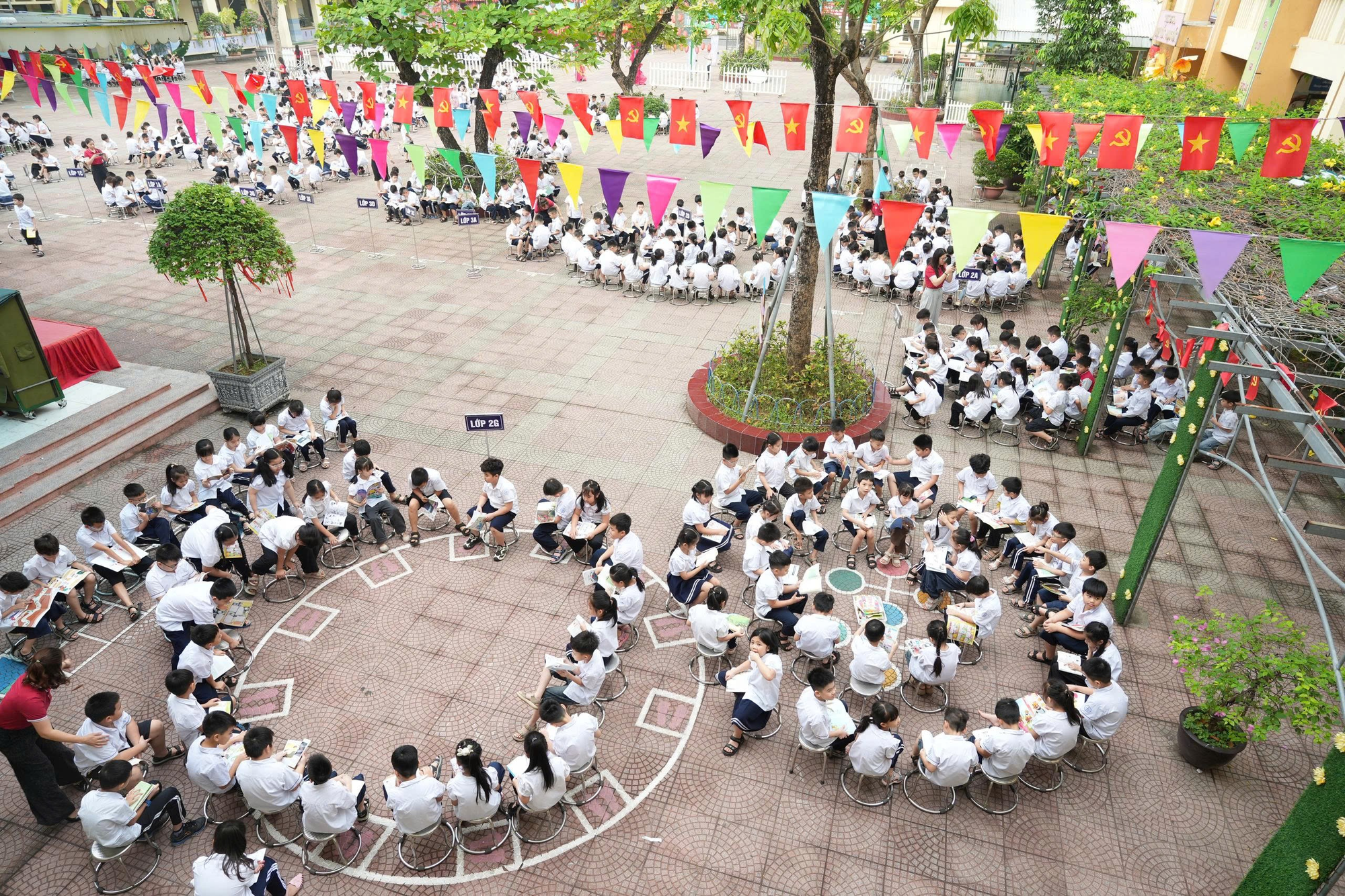 Sôi nổi ngày hội đọc sách trường Tiểu học Đan Phượng- Ảnh 1.