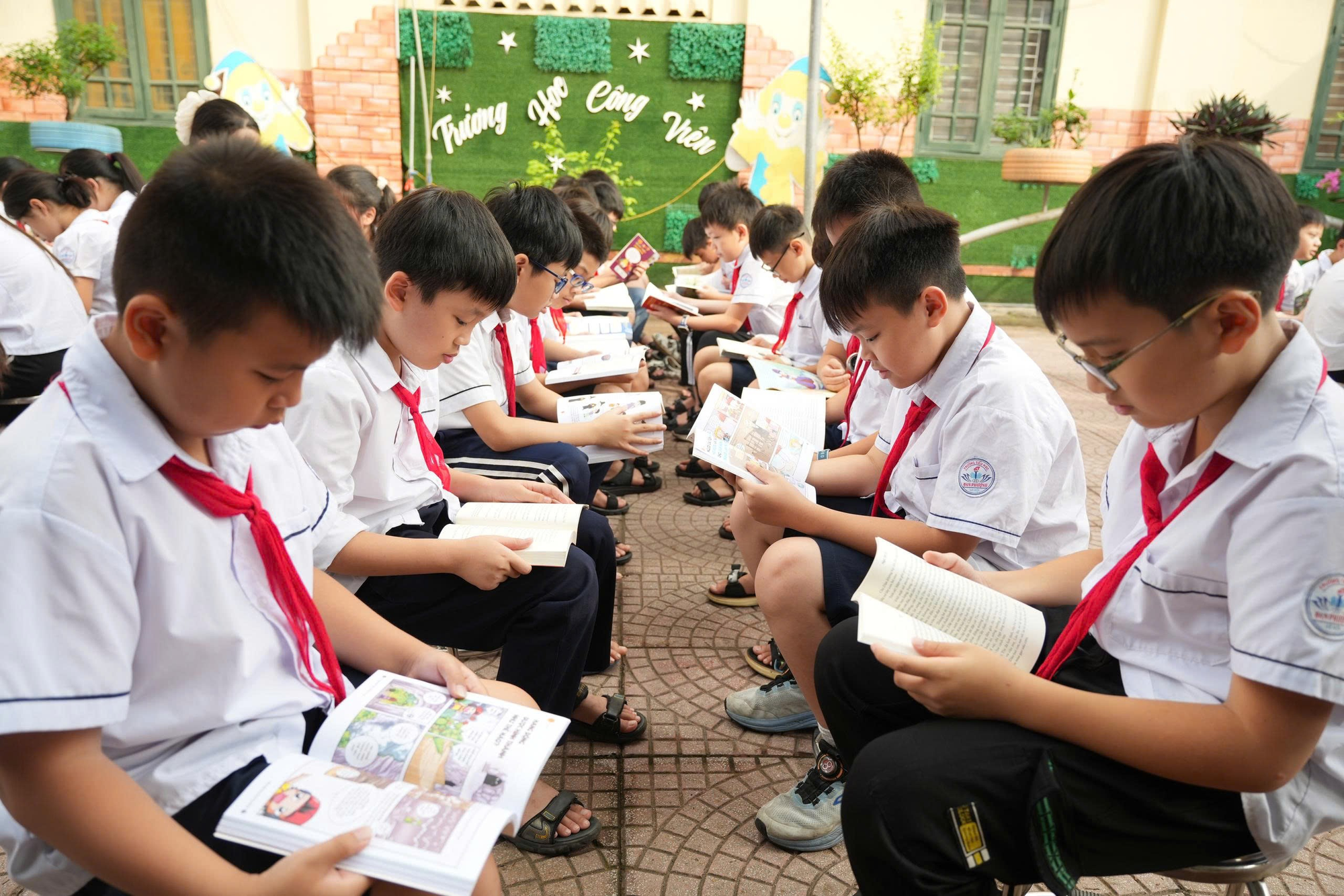 Sôi nổi ngày hội đọc sách trường Tiểu học Đan Phượng- Ảnh 3.