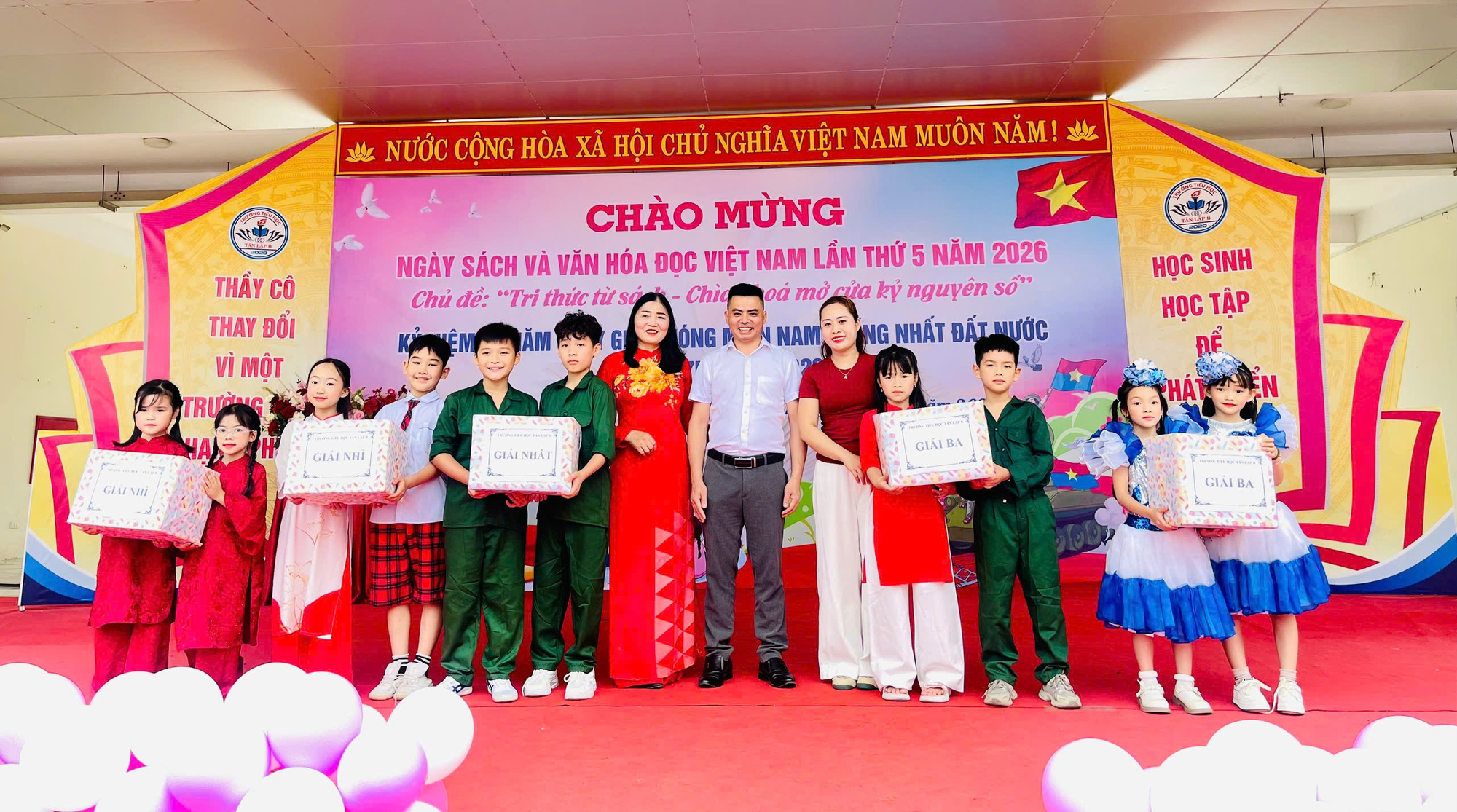 Ngày sách và Văn hóa đọc Việt Nam lần thứ 5 năm 2026tại Trường Tiểu học Tân Lập B- Ảnh 3.