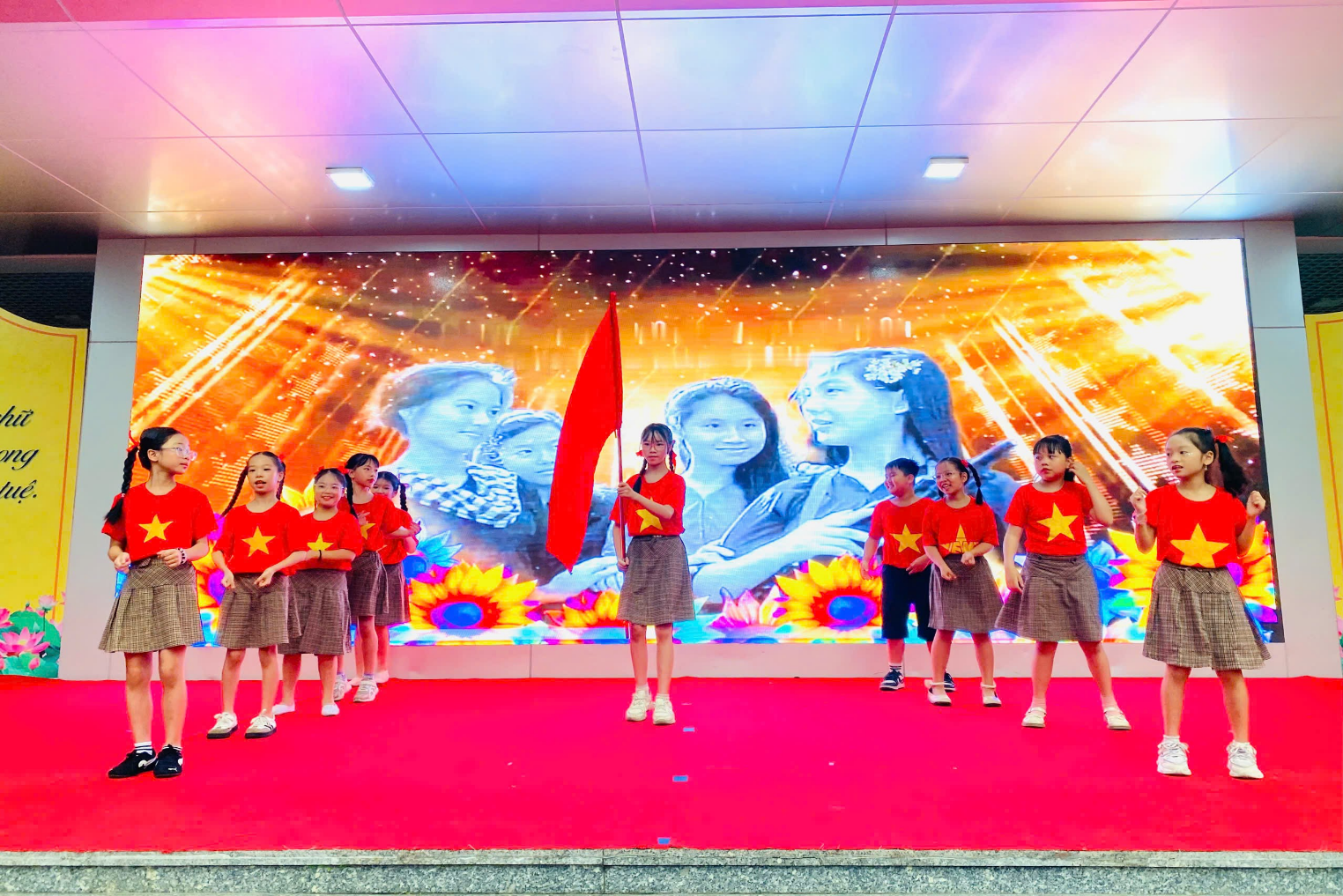 TRƯỜNG TIỂU HỌC TRẦN PHÚ TỔ KẾT HỢP TRUNG TÂM GIÁO DỤC KĨ NĂNG SỐNG ELIS TỔ CHỨC CHUYÊN ĐỀ VỚI CHỦ ĐỀ: GIÁ TRỊ YÊU THƯƠNG – CÔNG CHA, NGHĨA MẸ, ƠN THẦY NĂM HỌC: 2025 - 2026- Ảnh 1.