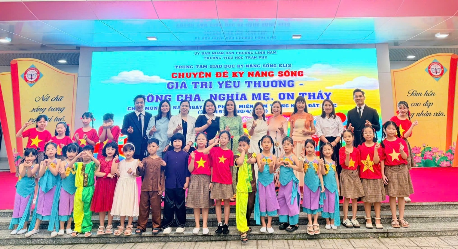 TRƯỜNG TIỂU HỌC TRẦN PHÚ TỔ KẾT HỢP TRUNG TÂM GIÁO DỤC KĨ NĂNG SỐNG ELIS TỔ CHỨC CHUYÊN ĐỀ VỚI CHỦ ĐỀ: GIÁ TRỊ YÊU THƯƠNG – CÔNG CHA, NGHĨA MẸ, ƠN THẦY NĂM HỌC: 2025 - 2026- Ảnh 6.