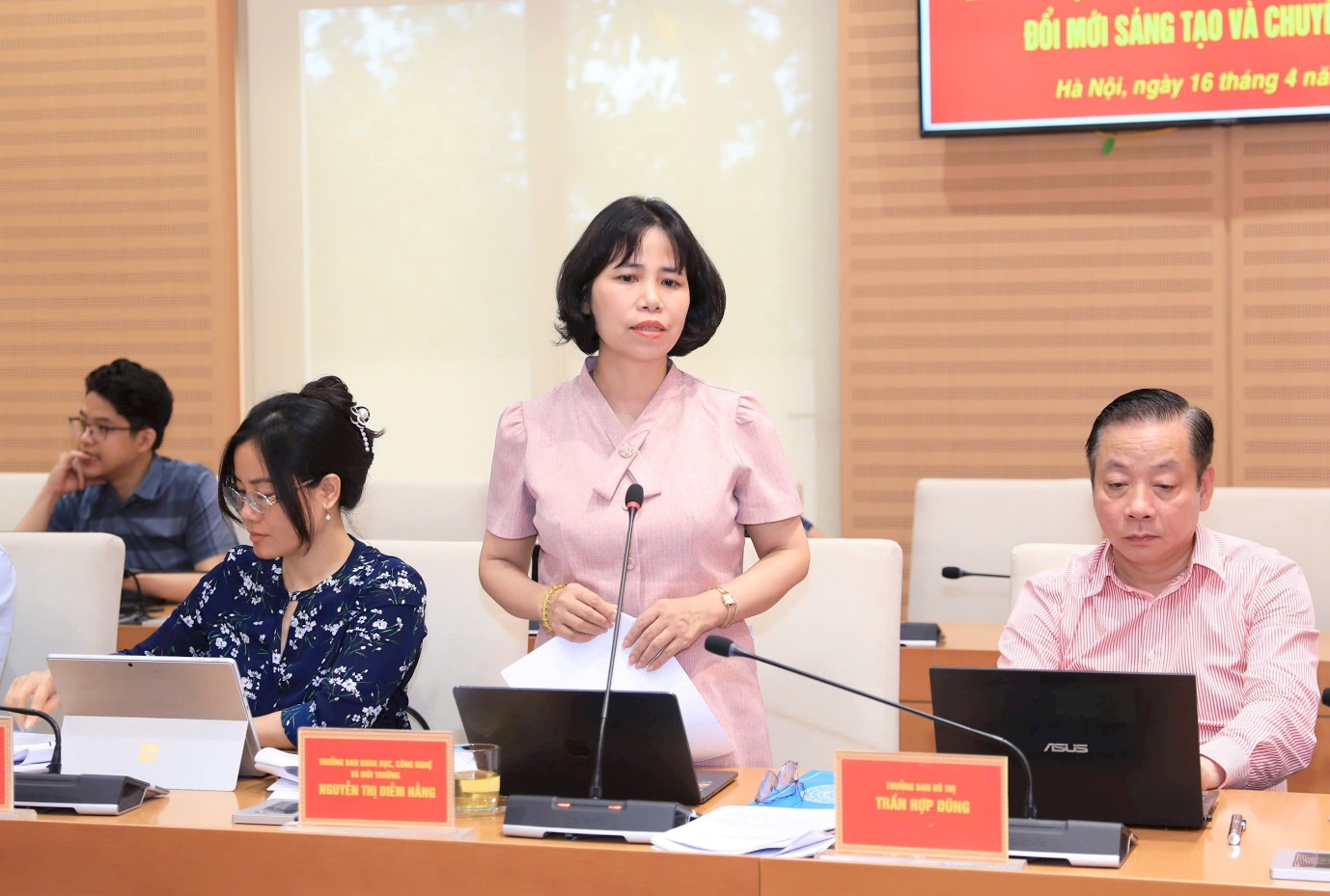 Chủ tịch HĐND thành phố Phùng Thị Hồng Hà: Chuyển đổi số phải nâng cao năng lực giám sát của HĐND- Ảnh 3.