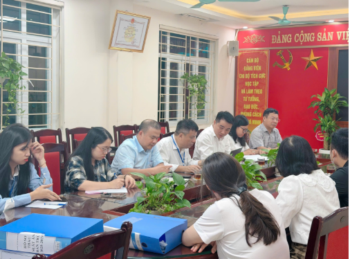 Kiểm tra an toàn thực phẩm bếp ăn tập thể tại Trường Tiểu học Khương Đình- Ảnh 2.