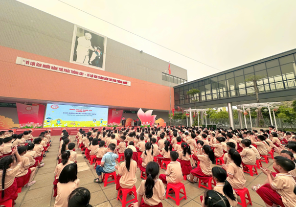 Trường Tiểu học Bùi Quốc Khái lan tỏa thông điệp hưởng ứng Ngày Trái Đất: “Sắc màu tái sinh - Khi rác thải cất lời”- Ảnh 2.