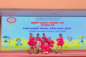 Trường Tiểu học Bùi Quốc Khái lan tỏa thông điệp hưởng ứng Ngày Trái Đất: “Sắc màu tái sinh - Khi rác thải cất lời”- Ảnh 4.