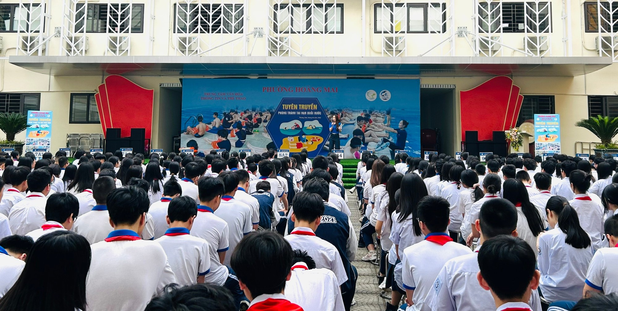 Phường Hoàng Mai trang bị kỹ năng phòng tránh đuối nước cho học sinh- Ảnh 1.