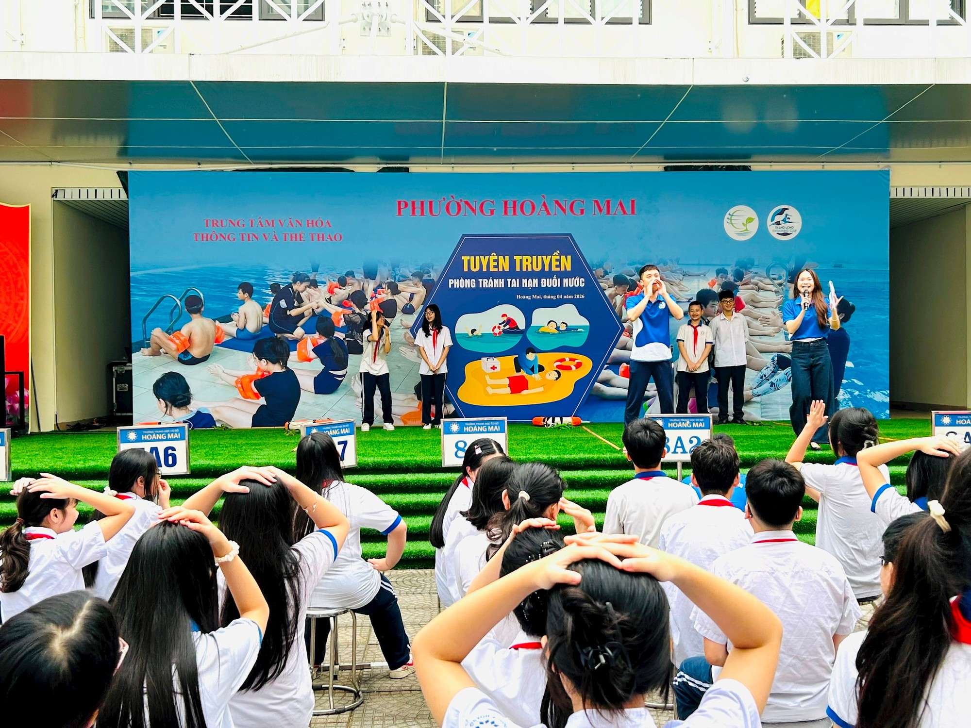 Phường Hoàng Mai trang bị kỹ năng phòng tránh đuối nước cho học sinh- Ảnh 2.