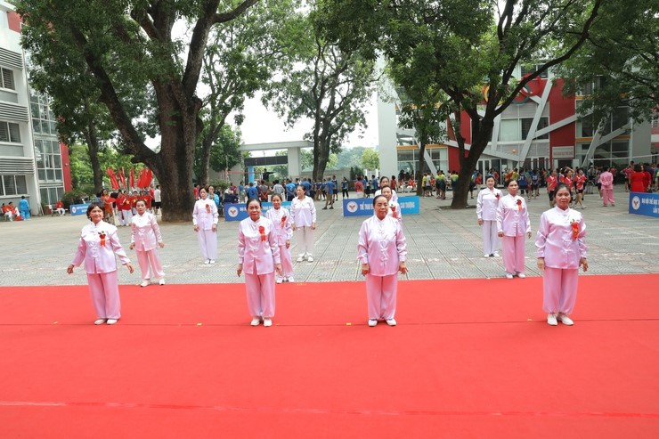 Phong trào thể dục thể thao quần chúng tại các khu dân cư phường Long Biên - Động lực phát triển cộng đồng khỏe mạnh trong đô thị hiện đại- Ảnh 8.