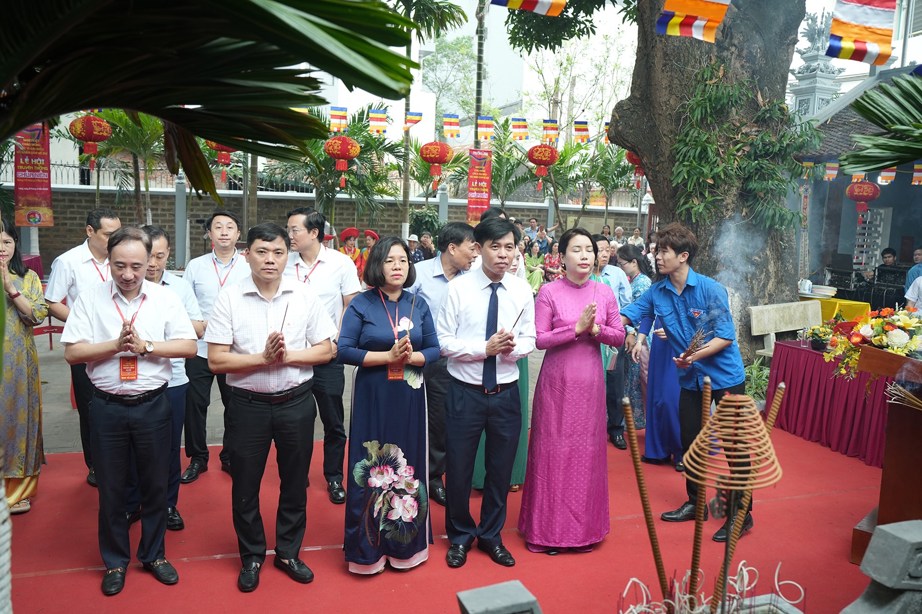 Khai mạc Lễ hội truyền thống Chùa Nền năm 2026:
Khi đạo hiếu "thắp lửa" cho hành trình hội Láng- Ảnh 4.