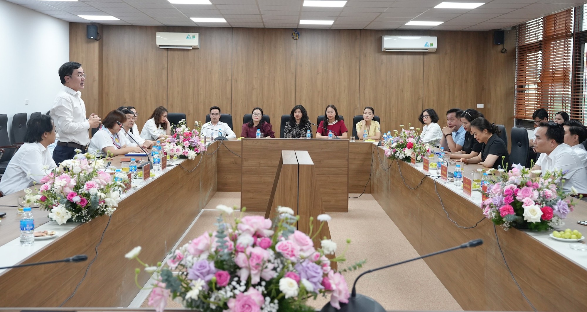 Phường Tây Tựu ký kết hợp tác với Trường Đại học Ngoại ngữ, nâng cao chất lượng giáo dục- Ảnh 2.