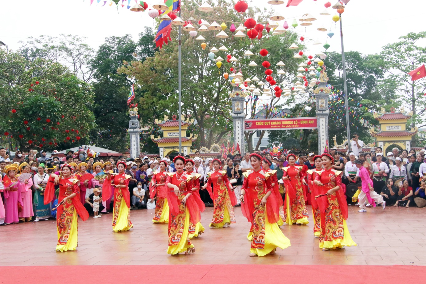 Khai mạc Lễ hội truyền thống Đình làng Hữu Văn năm 2026- Ảnh 10.