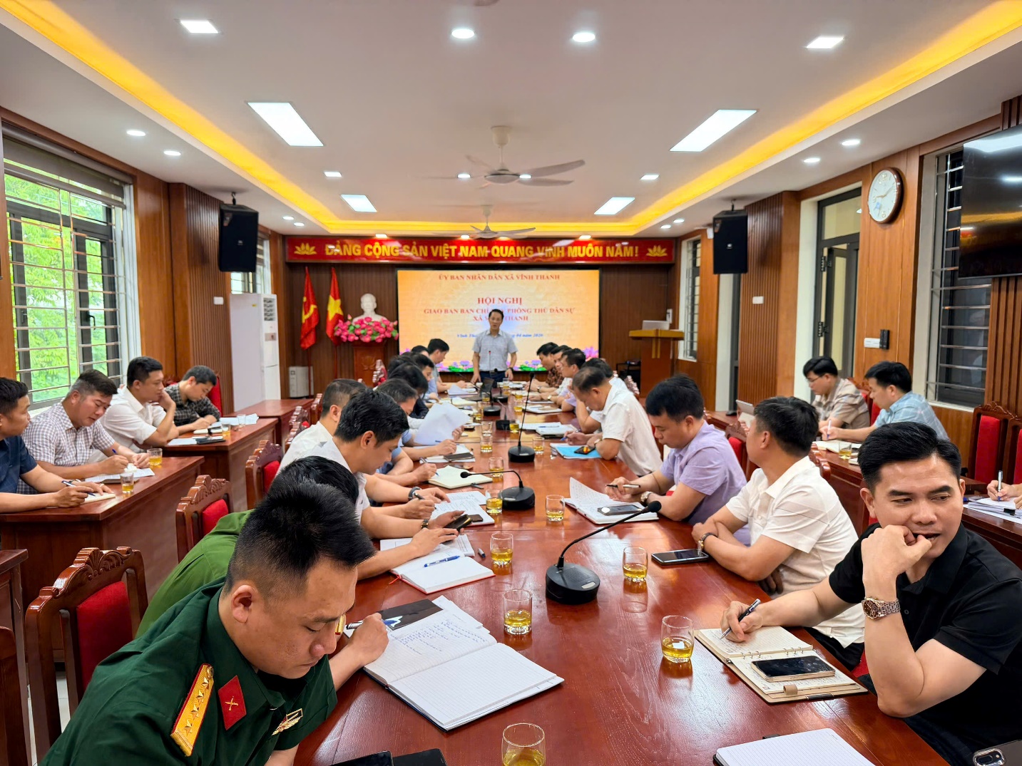 XÃ VĨNH THANH TỔ CHỨC HỘI NGHỊ GIAO BAN BAN CHỈ HUY PHÒNG THỦ DÂN SỰ NĂM 2026- Ảnh 3.