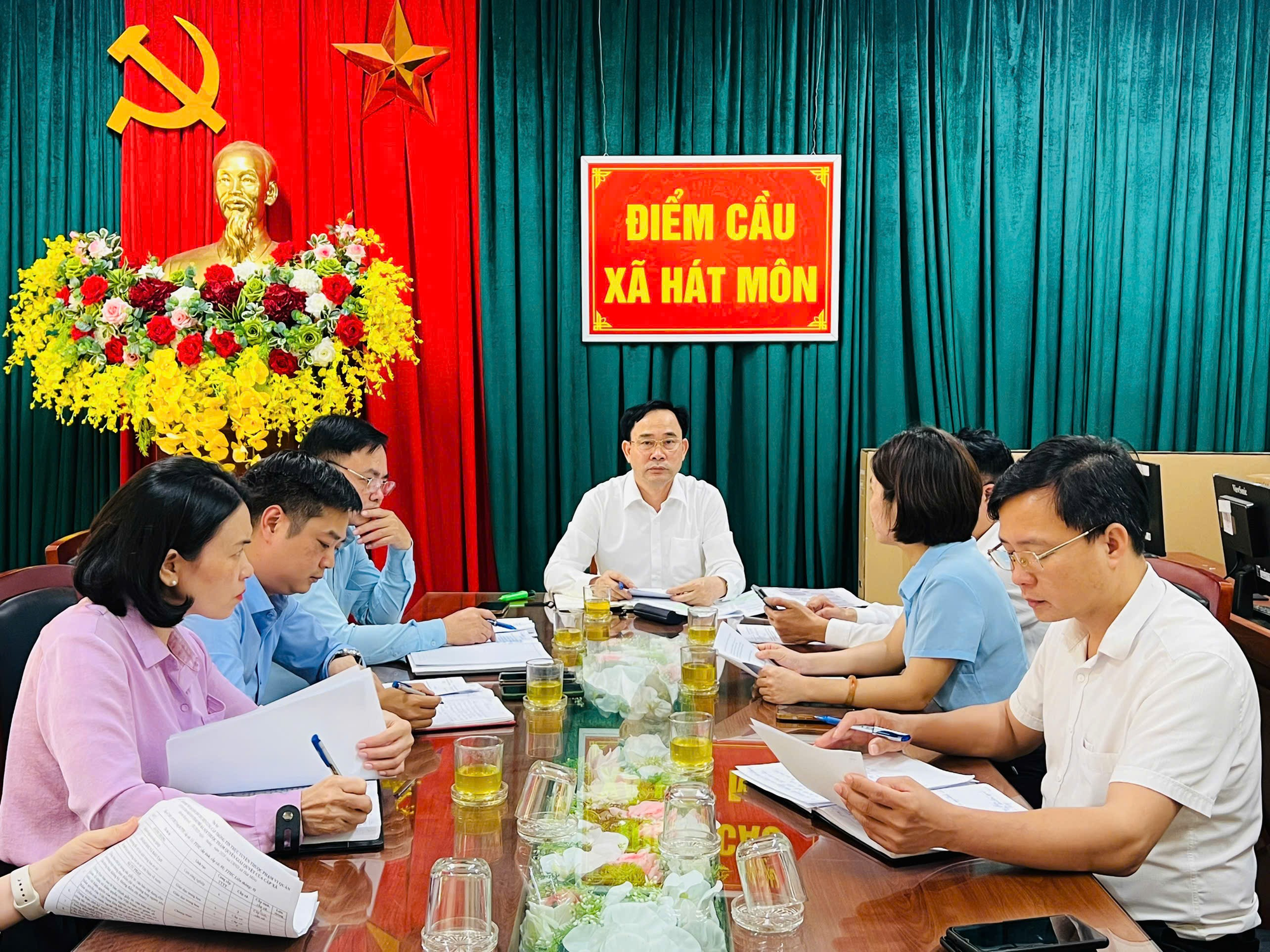 Chiều 20/4 Ban Văn hoá - xã hội, Hội đồng nhân dân xã khảo sát việc thực hiện Nghị quyết số 57-NQ/TW ngày 22/12/2024 của Bộ Chính trị về đột phá phát triển khoa học, công nghệ, đổi mới sáng tạo và chuyển đổi số- Ảnh 1.