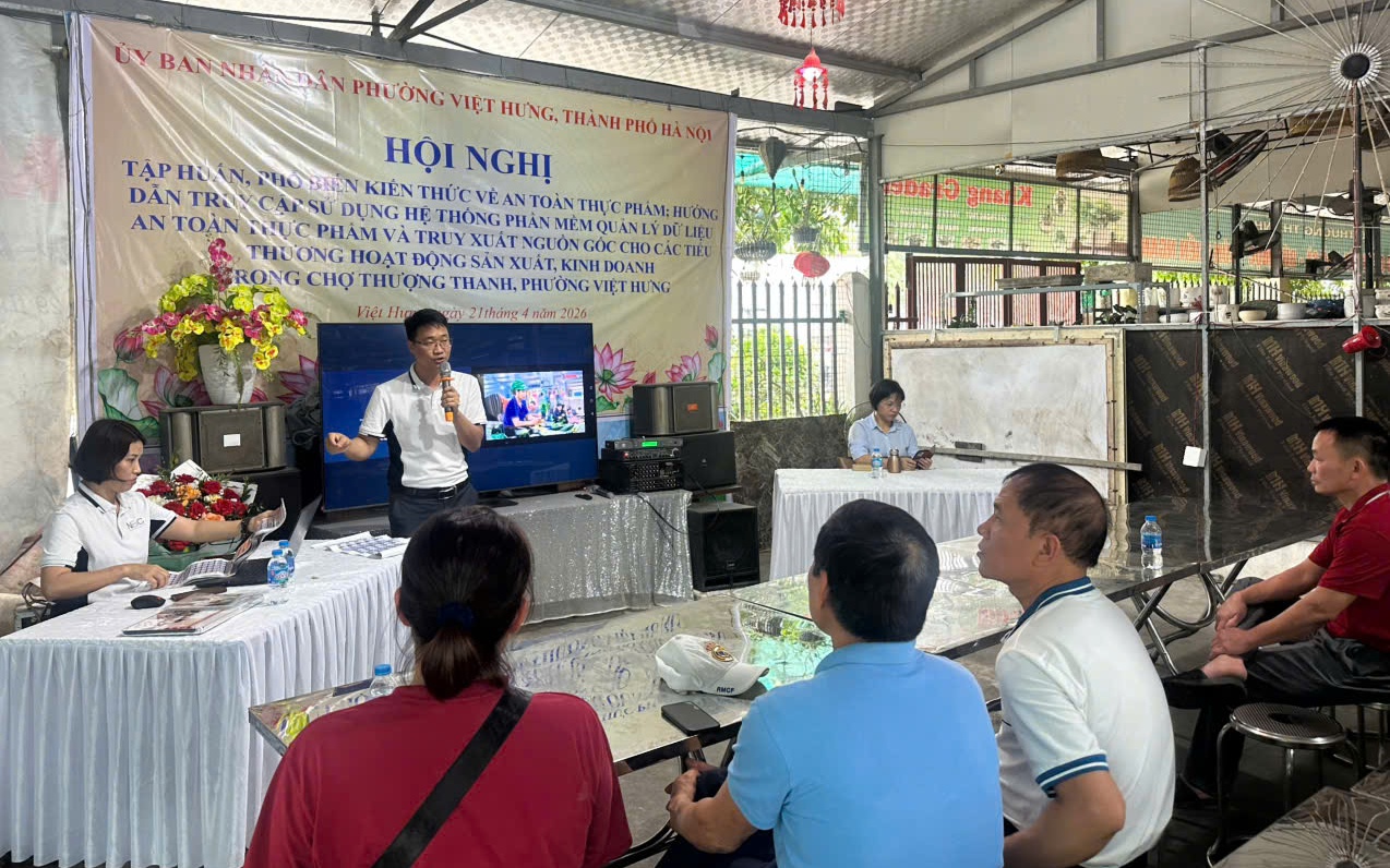 Sáng ngày 21/4/2026, UBND phường Việt Hưng tổ chức Hội nghị tập huấn, phổ biến kiến thức về an toàn thực phẩm