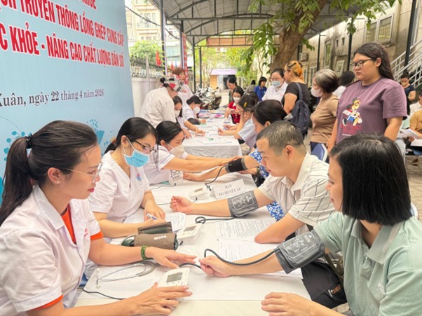 Phường Thanh Xuân tổ chức Ngày cao điểm “Chiến dịch truyền thông lồng ghép cung cấp dịch vụ chăm sóc sức khỏe, nâng cao chất lượng dân số năm 2026”- Ảnh 4.