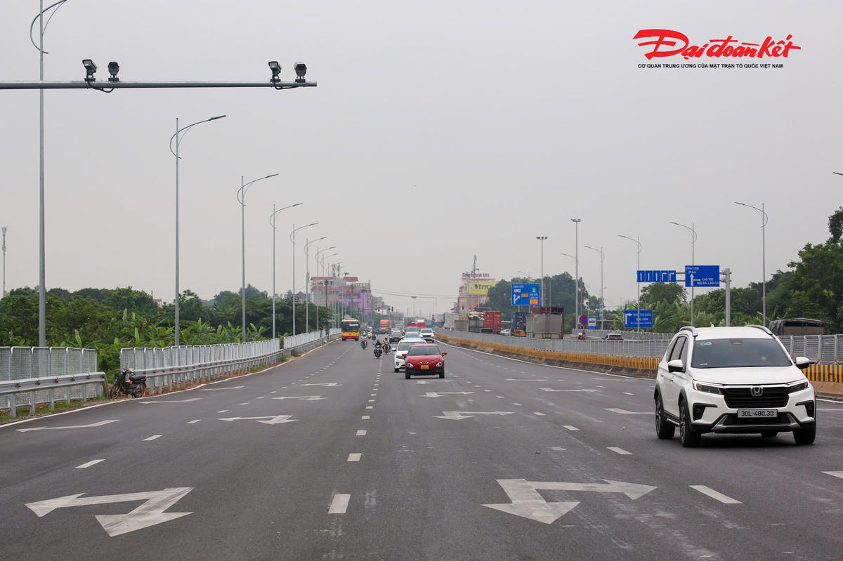 “Thay áo mới” nút giao Nội Bài, cửa ngõ phía Bắc Hà Nội thông thoáng trở lại- Ảnh 1.