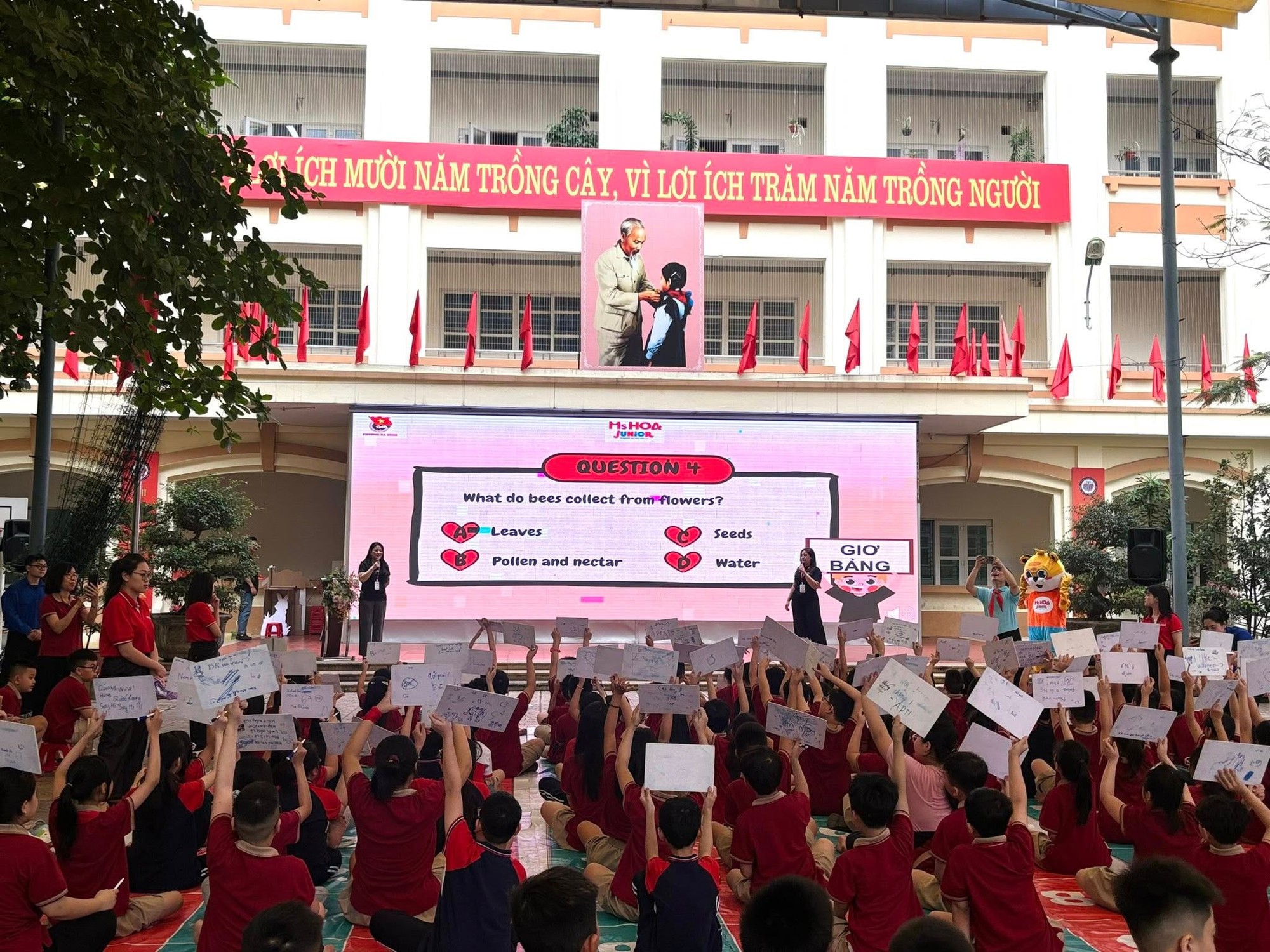 Phường Ba Đình đưa tiếng Anh trở thành ngôn ngữ thứ hai trong trường học- Ảnh 1.