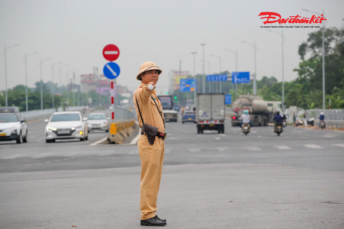 “Thay áo mới” nút giao Nội Bài, cửa ngõ phía Bắc Hà Nội thông thoáng trở lại- Ảnh 2.