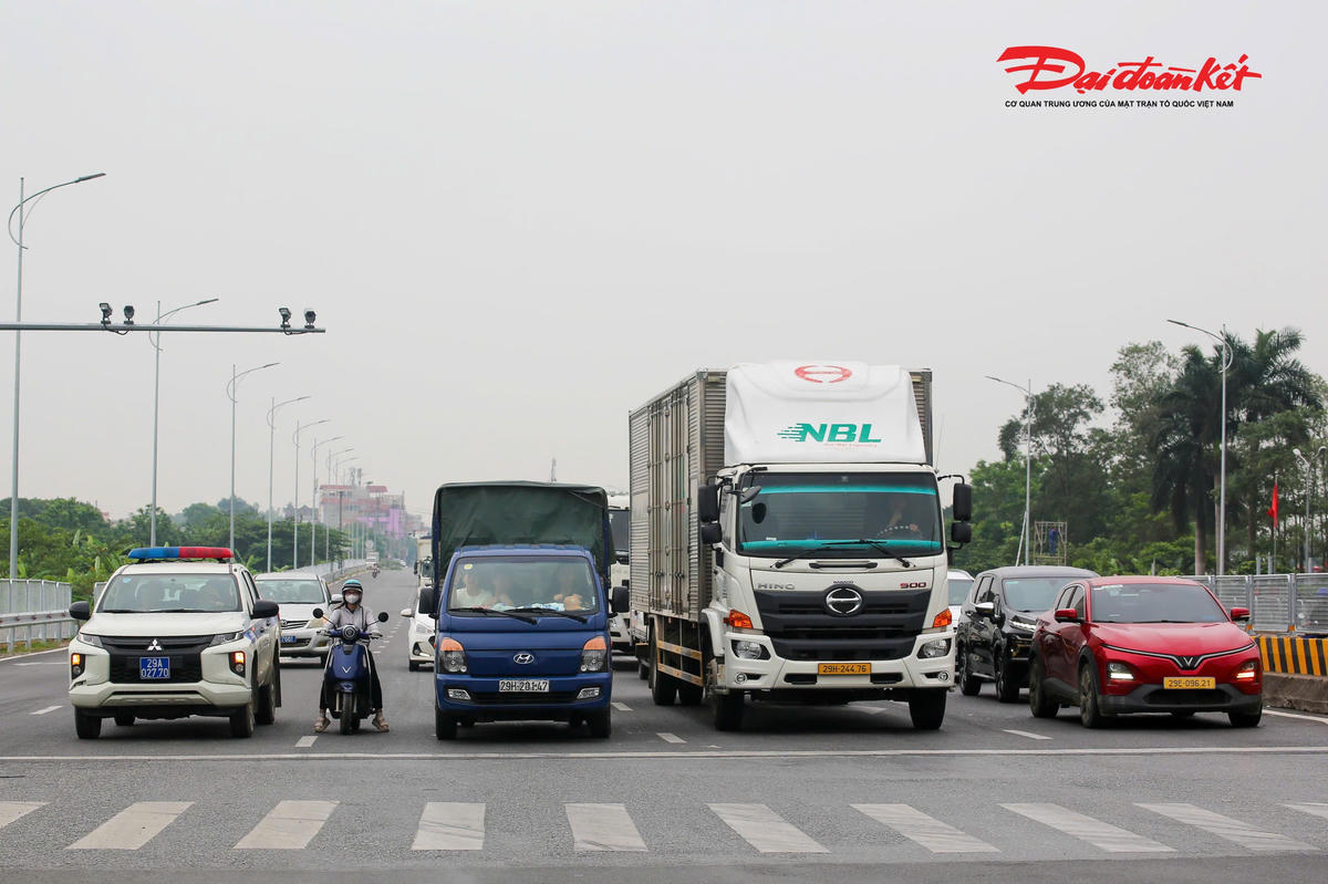“Thay áo mới” nút giao Nội Bài, cửa ngõ phía Bắc Hà Nội thông thoáng trở lại- Ảnh 5.