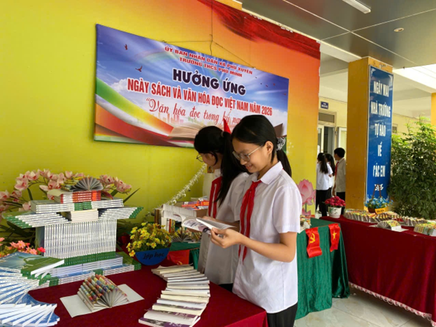 Sôi nổi các hoạt động hưởng ứng Ngày Sách và Văn hóa đọc Việt Nam năm 2026 tại các cơ sở giáo dục xã Phú Xuyên- Ảnh 5.