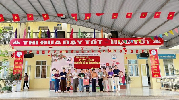 Các trường học trên địa bàn xã Phú Xuyên ủng hộ
Quỹ “Vì biển đảo Việt Nam” năm 2026
- Ảnh 2.