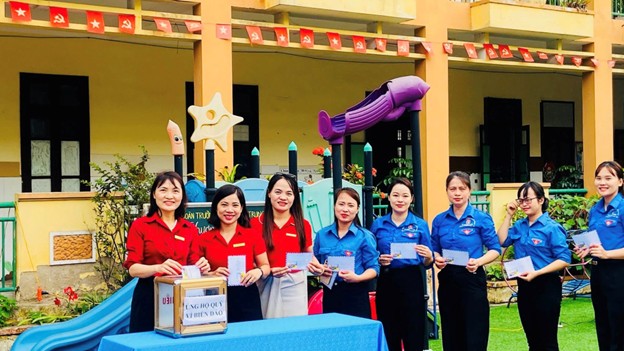 Các trường học trên địa bàn xã Phú Xuyên ủng hộ
Quỹ “Vì biển đảo Việt Nam” năm 2026
- Ảnh 4.