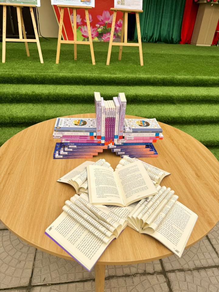 TRƯỜNG THCS HOÀNG MAI HƯỞNG ỨNG NGÀY SÁCH VÀ VĂN HÓA ĐỌC VIỆT NAM 2026 "MỞ TRANG SÁCH – MỞ TƯƠNG LAI"- Ảnh 1.