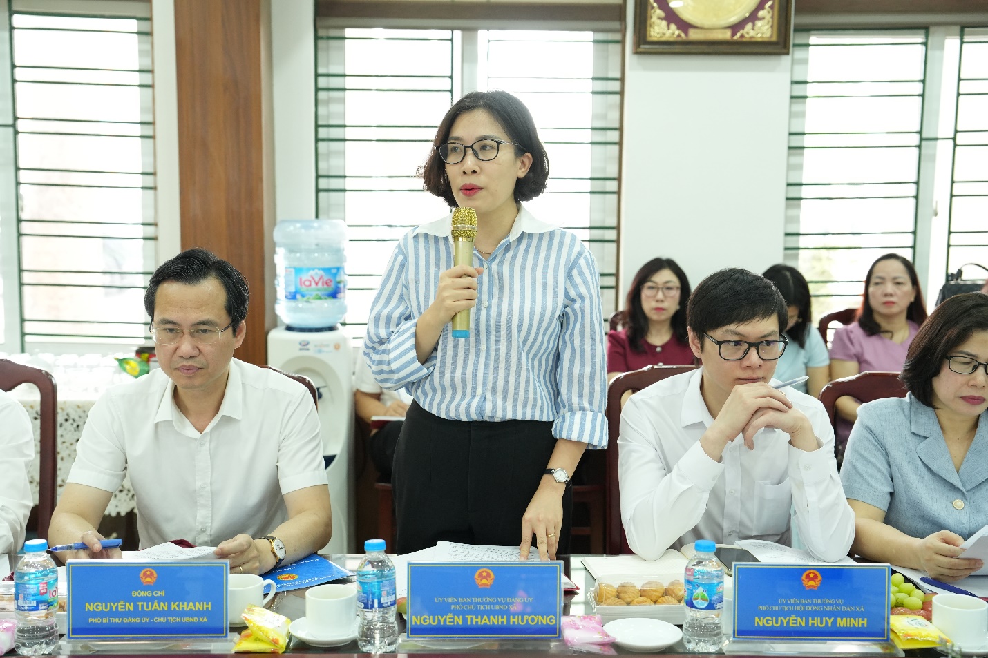 Ảnh có chứa trang phục, người, Mặt người, con người  Nội dung do AI tạo ra có thể không chính xác.