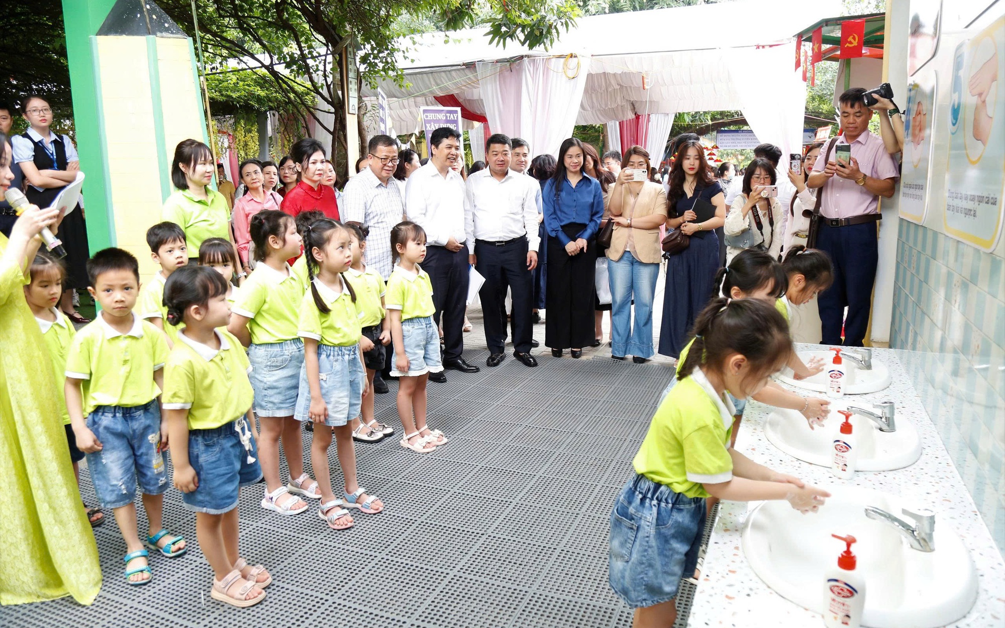 Hà Nội phát động chiến dịch vệ sinh môi trường, chủ động phòng chống bệnh tay chân miệng