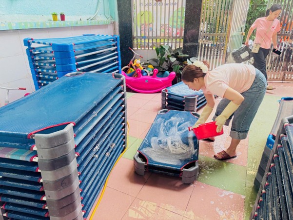 Phường Thanh Xuân triển khai Chiến dịch cao điểm vệ sinh môi trường, khử khuẩn chủ động phòng, chống bệnh Tay chân miệng- Ảnh 3.